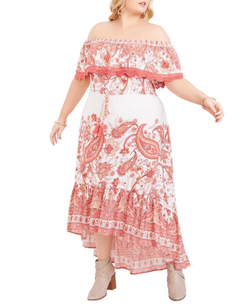 Plus size model wearing  by Aveology | Dia&Co | dia_product_style_image_id:202718